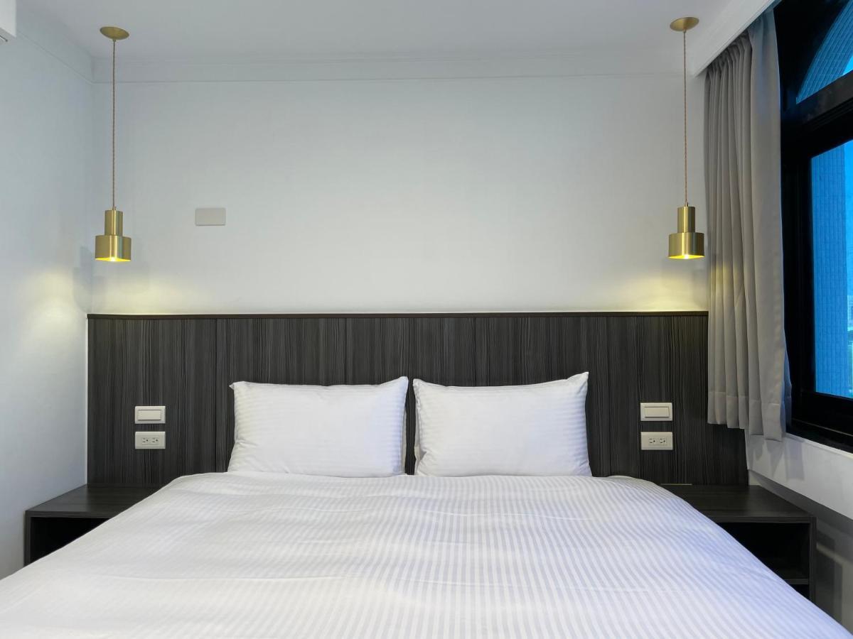 Yoshi Hotel - Tainan Station Branch מראה חיצוני תמונה