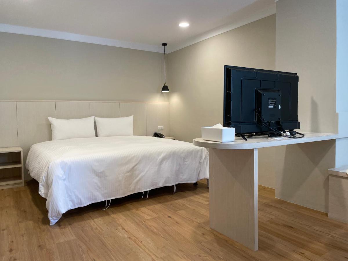 Yoshi Hotel - Tainan Station Branch מראה חיצוני תמונה