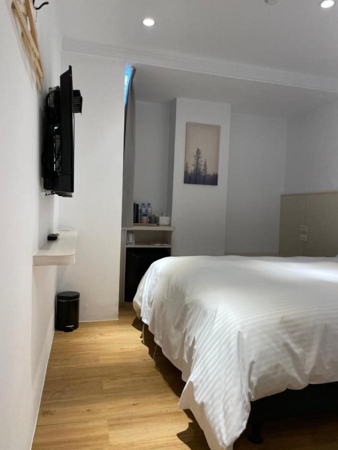 Yoshi Hotel - Tainan Station Branch מראה חיצוני תמונה