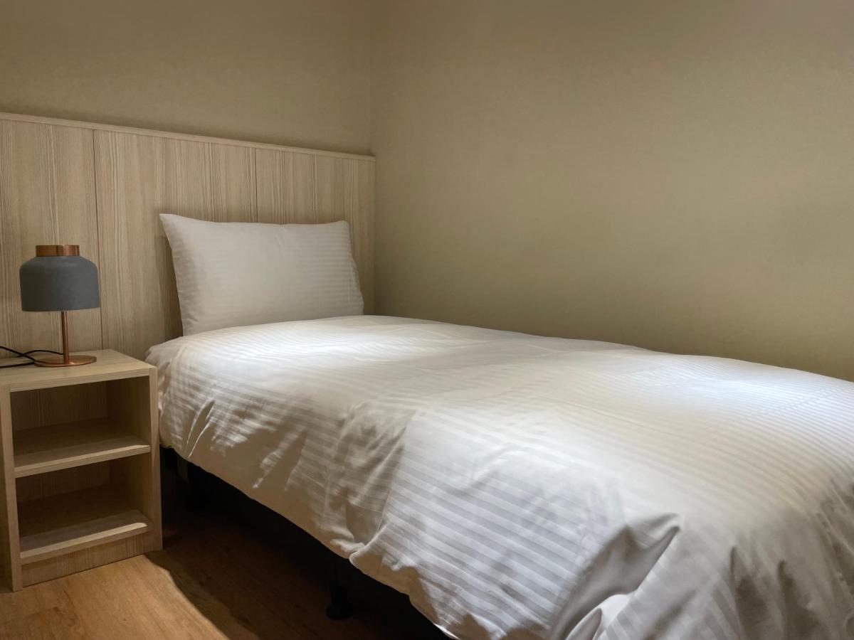 Yoshi Hotel - Tainan Station Branch מראה חיצוני תמונה