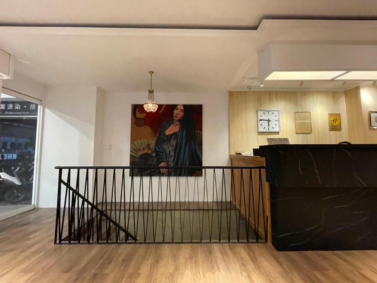 Yoshi Hotel - Tainan Station Branch מראה חיצוני תמונה