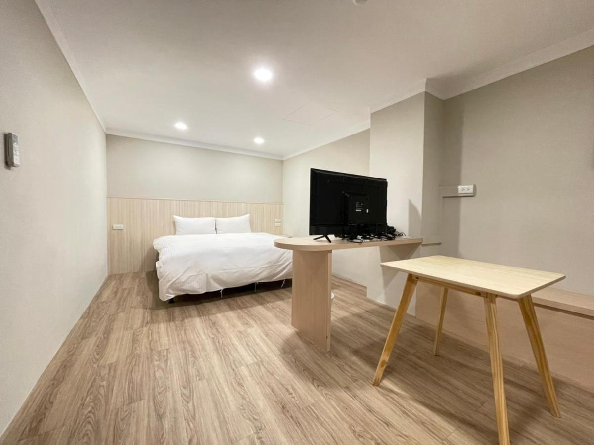 Yoshi Hotel - Tainan Station Branch מראה חיצוני תמונה