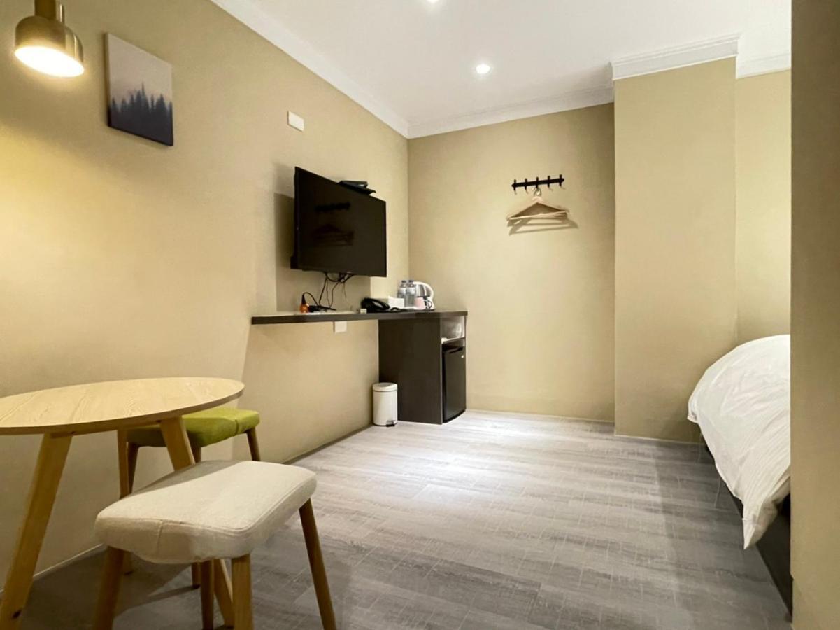 Yoshi Hotel - Tainan Station Branch מראה חיצוני תמונה