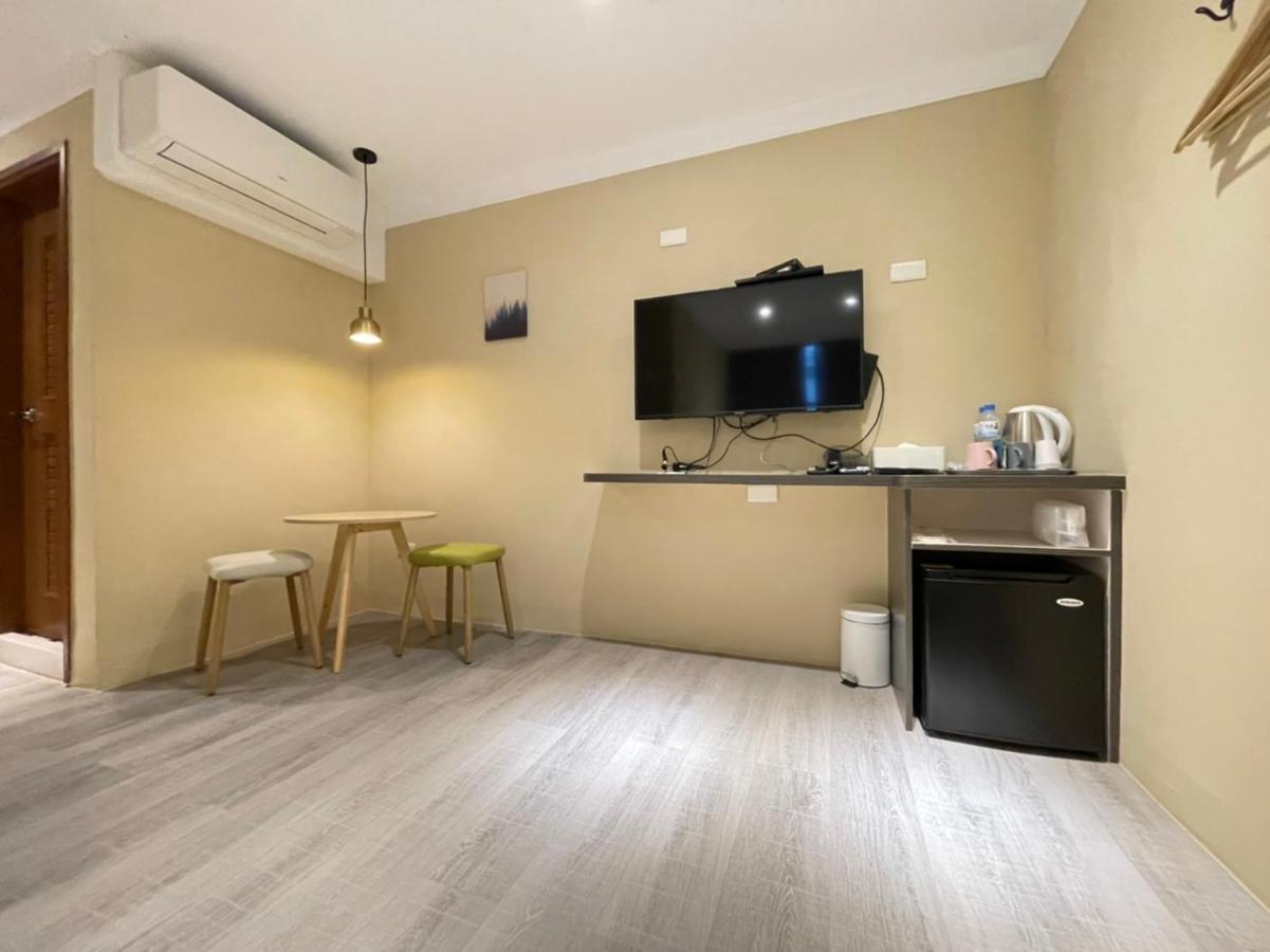 Yoshi Hotel - Tainan Station Branch מראה חיצוני תמונה