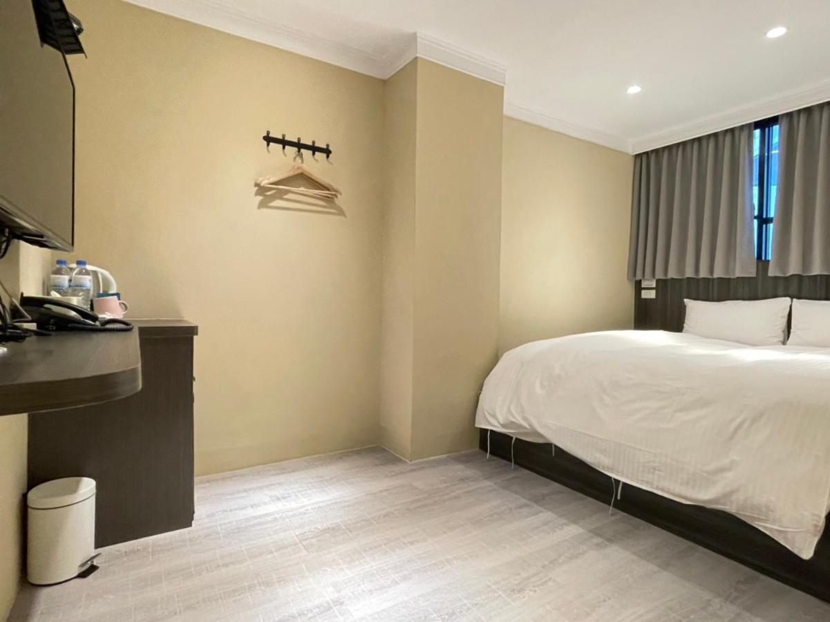 Yoshi Hotel - Tainan Station Branch מראה חיצוני תמונה