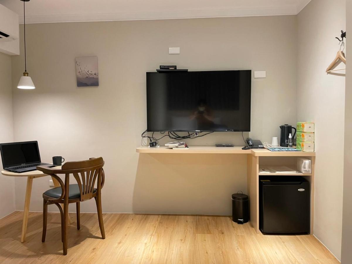 Yoshi Hotel - Tainan Station Branch מראה חיצוני תמונה