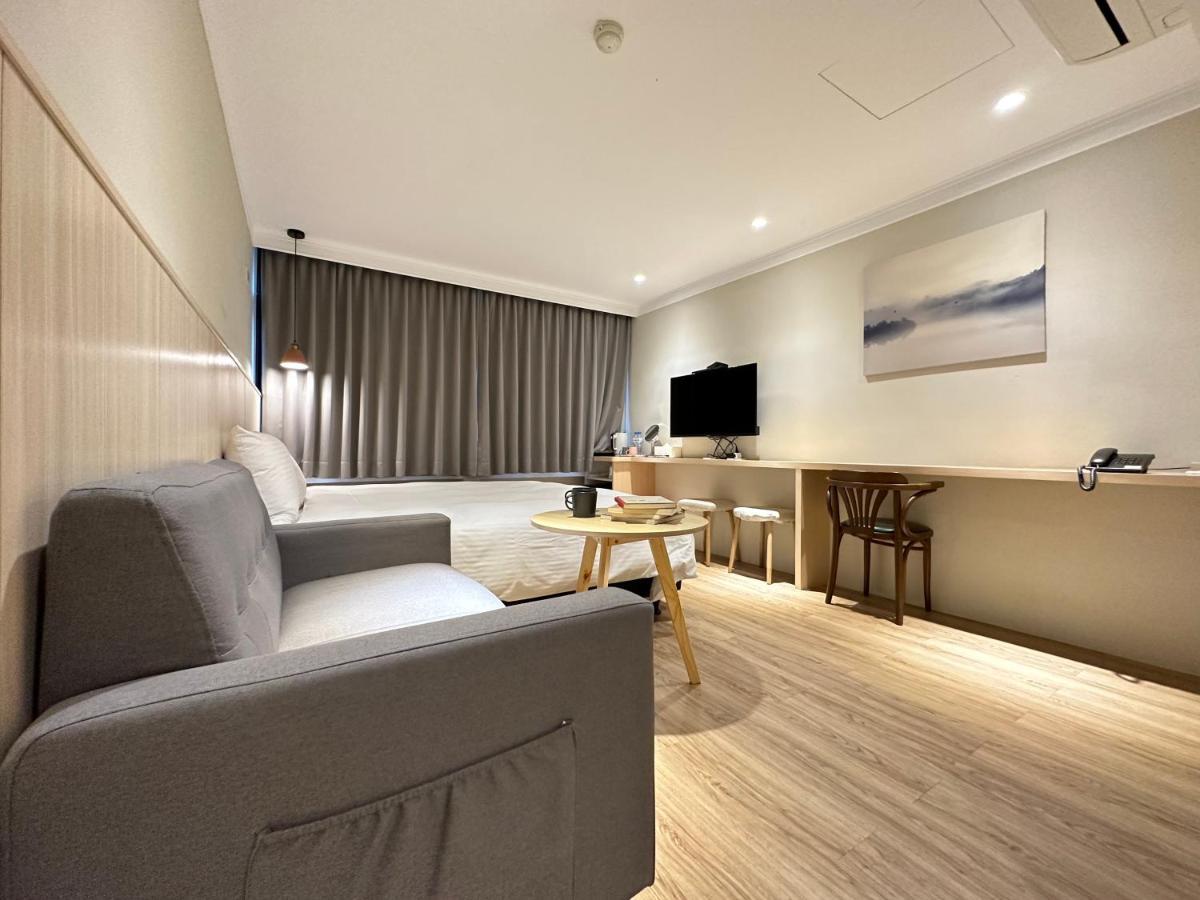 Yoshi Hotel - Tainan Station Branch מראה חיצוני תמונה