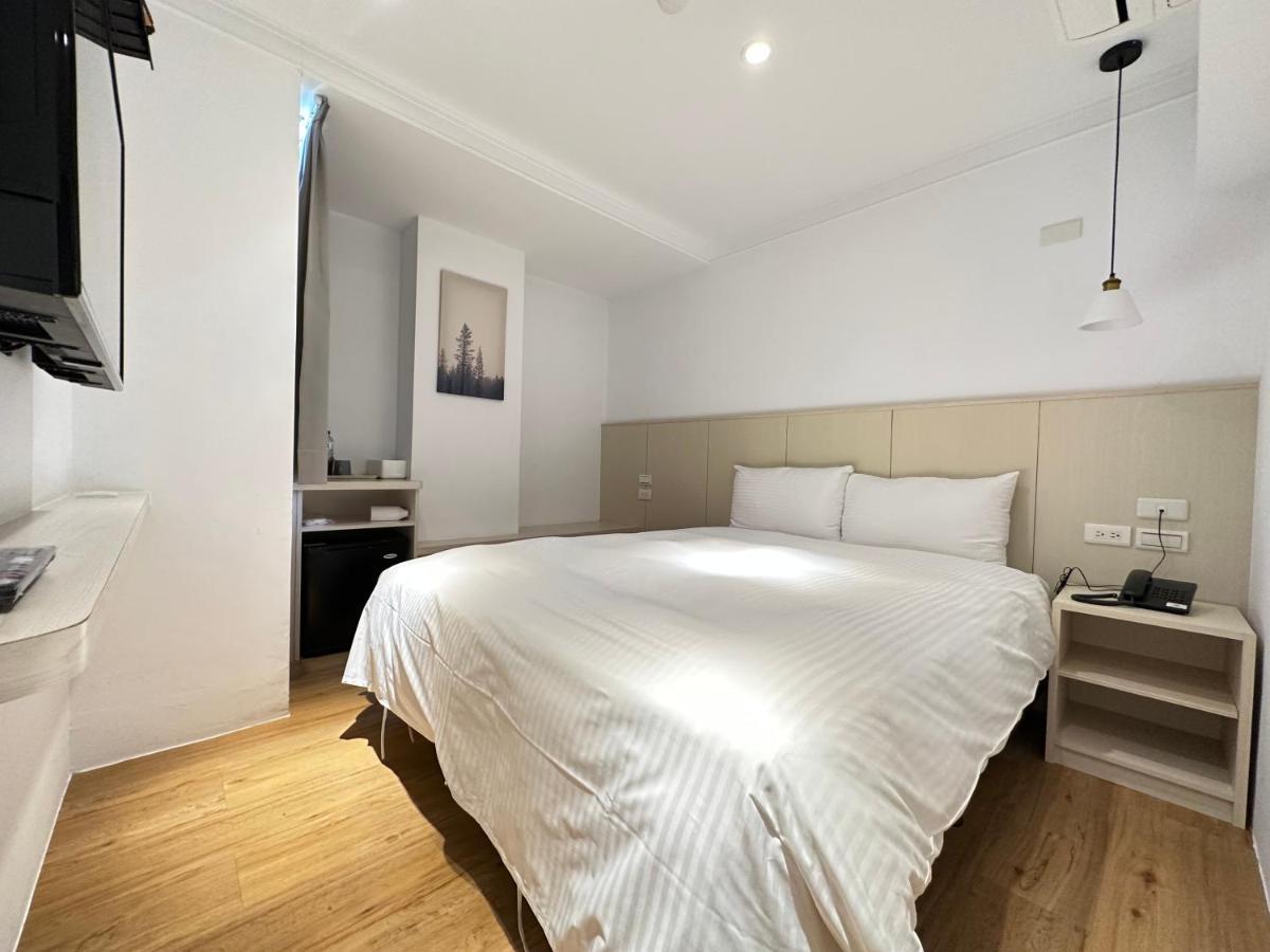 Yoshi Hotel - Tainan Station Branch מראה חיצוני תמונה