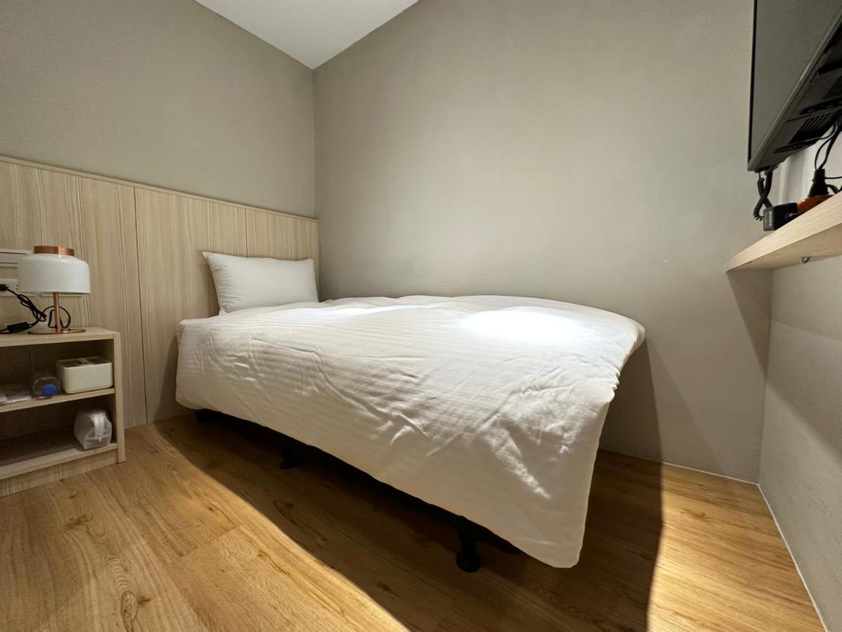 Yoshi Hotel - Tainan Station Branch מראה חיצוני תמונה