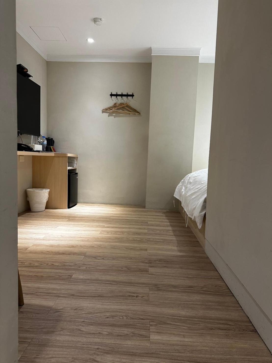 Yoshi Hotel - Tainan Station Branch מראה חיצוני תמונה